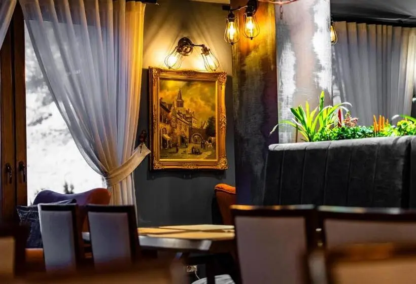 Maar Hotel Brezovice