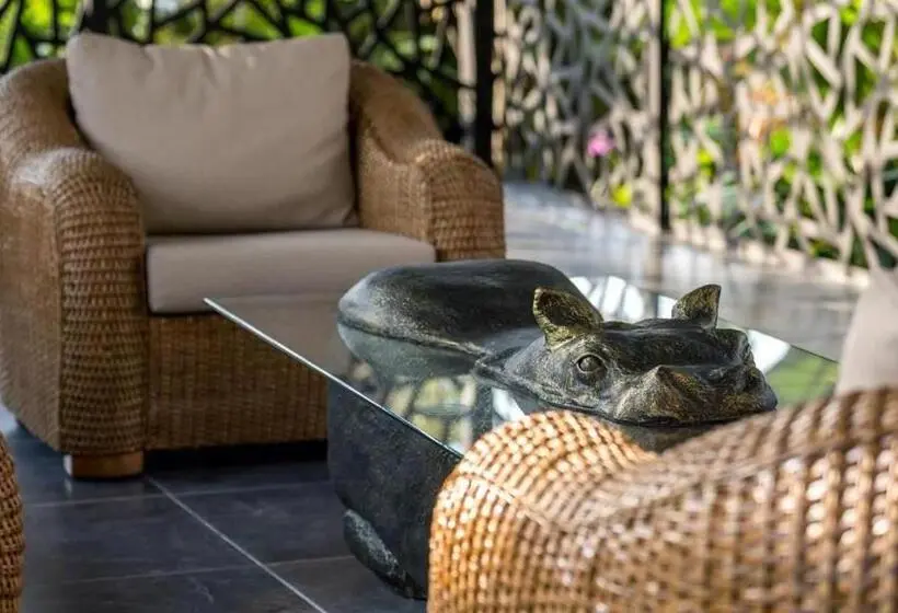 ホテル Mahawi Resort