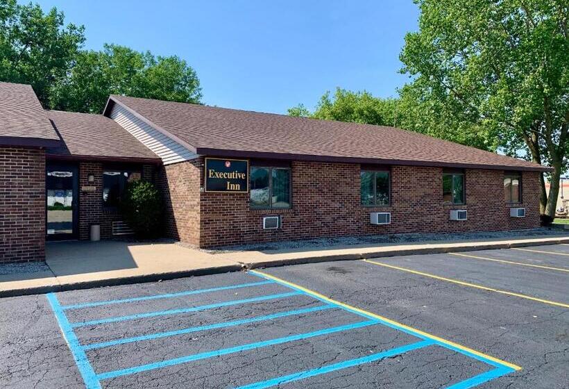 فندق صغير Executive Inn