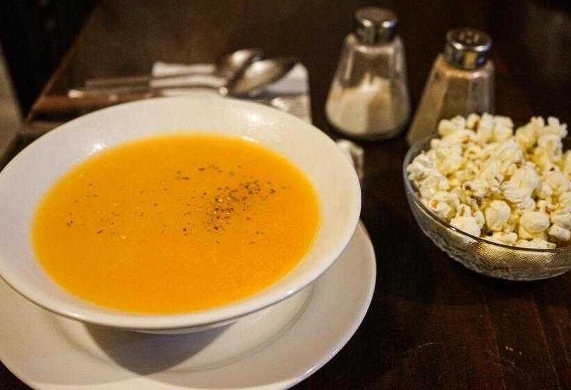 Bed & Breakfast Chuza Longa Home