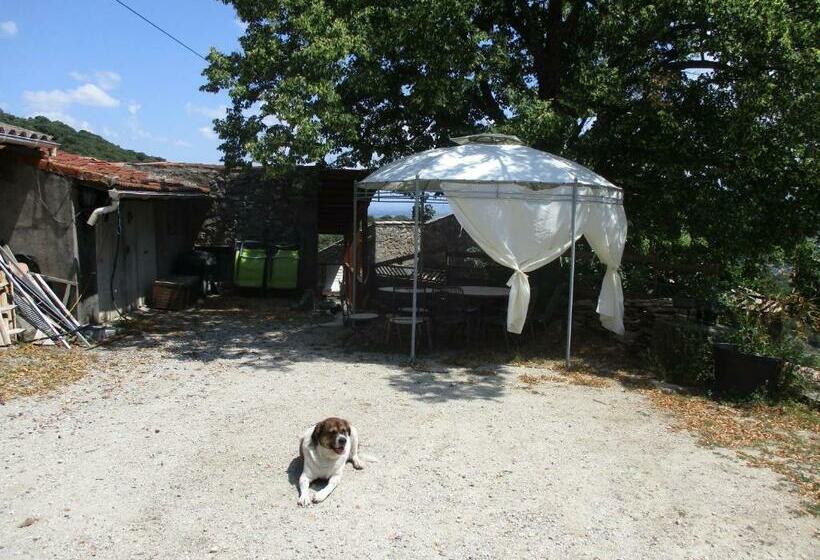 تختخواب و صبحانه Ferme Des Combettes