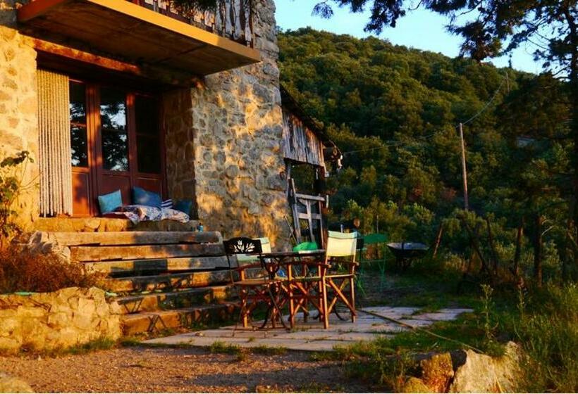 تختخواب و صبحانه Ferme Des Combettes