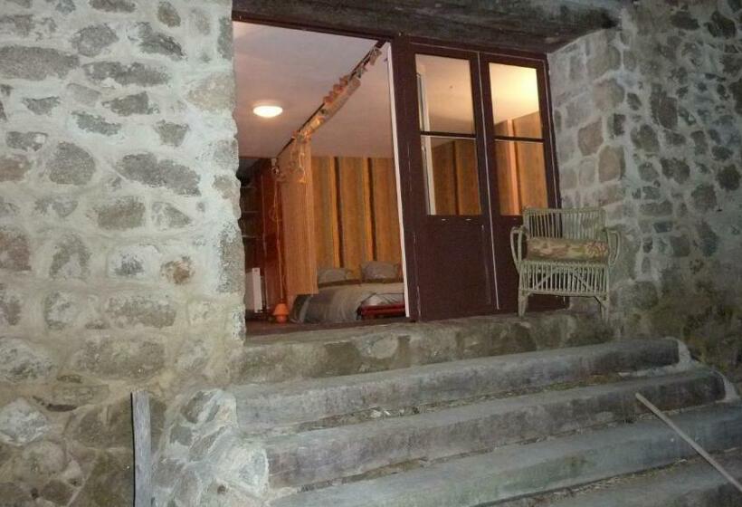 تختخواب و صبحانه Ferme Des Combettes