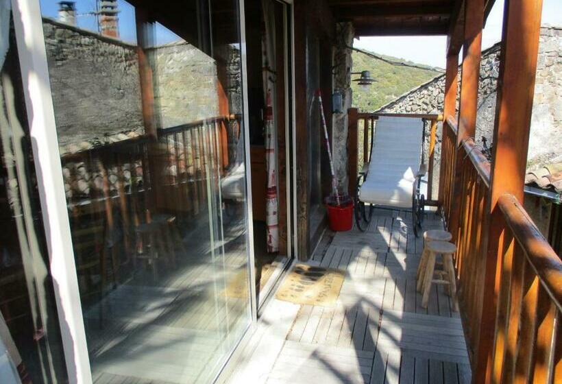 تختخواب و صبحانه Ferme Des Combettes