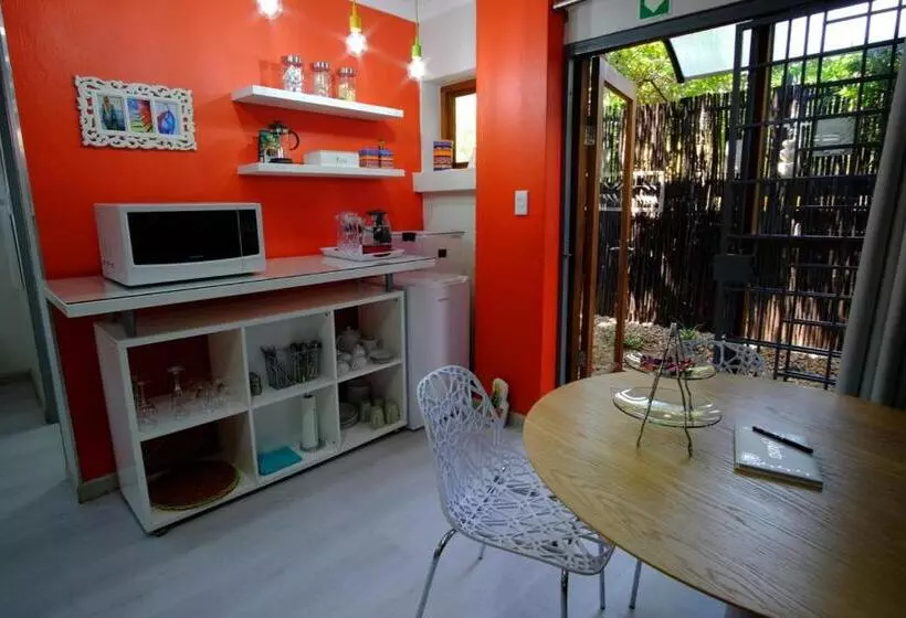 ベッドアンドブレックファースト Milly S Touch Studios