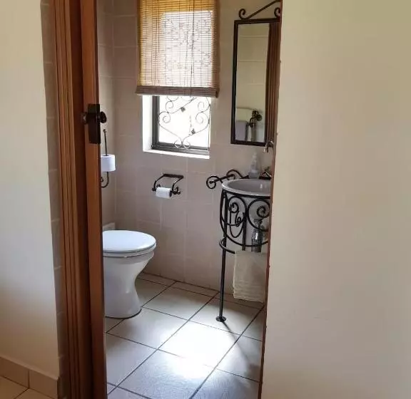 Hotelli River Crossing