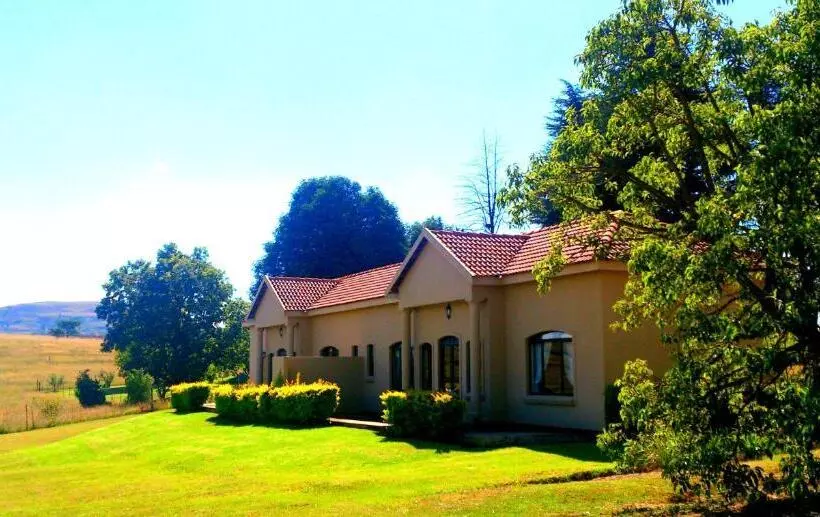 Hotelli River Crossing