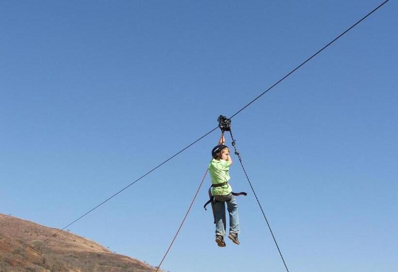 فندق River Crossing