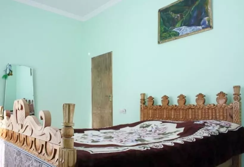 پانسیون Guesthouse Qaldea