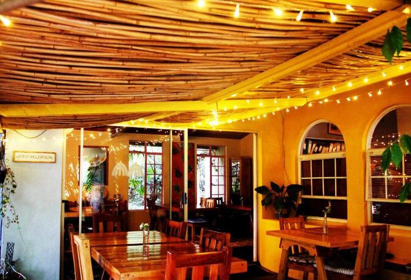 پانسیون Malandela S Guest House