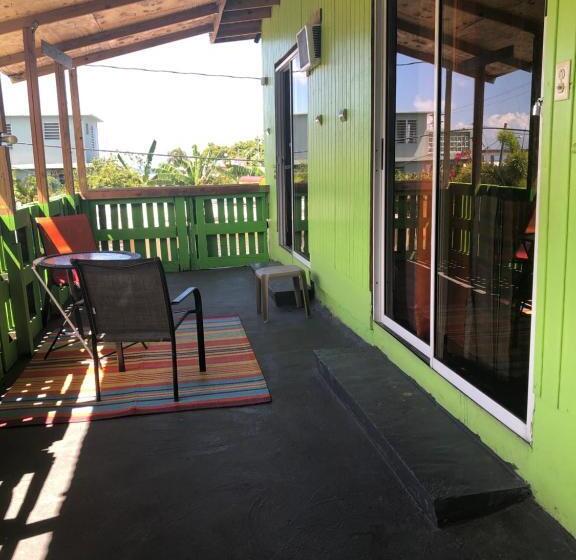 پانسیون Vieques Good Vibe Guest House