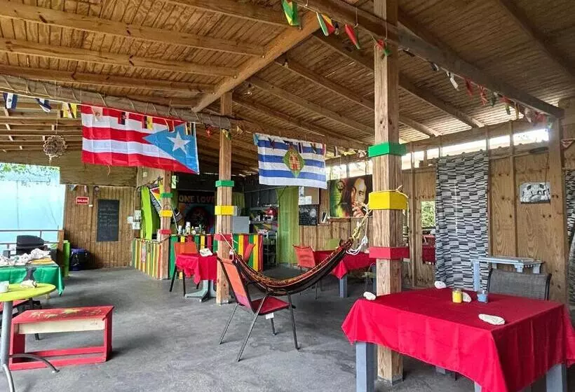 پانسیون Vieques Good Vibe Guest House