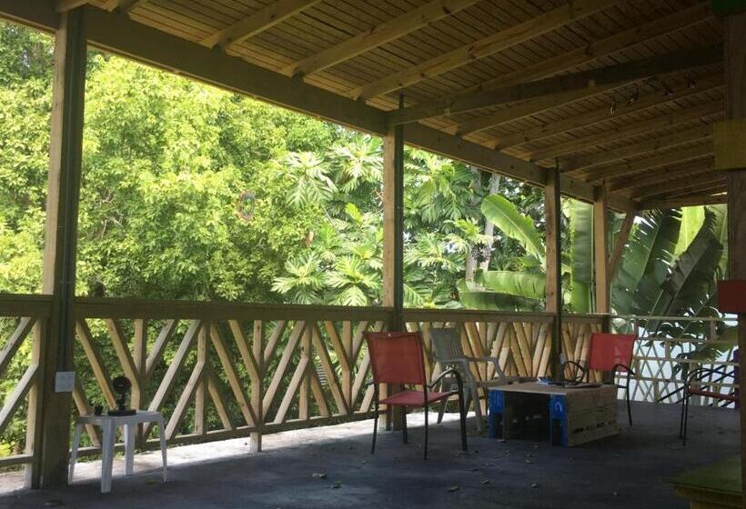 پانسیون Vieques Good Vibe Guest House
