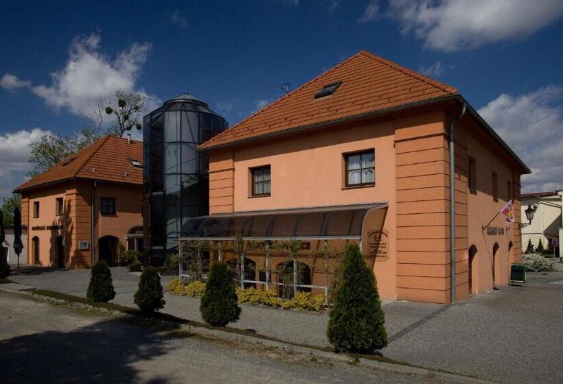 Zámecký Hotel Zlatý Orel