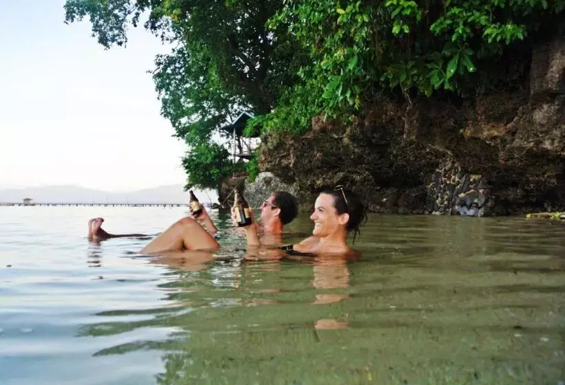 Hotelli Bunaken Divers Sea Breeze Resort