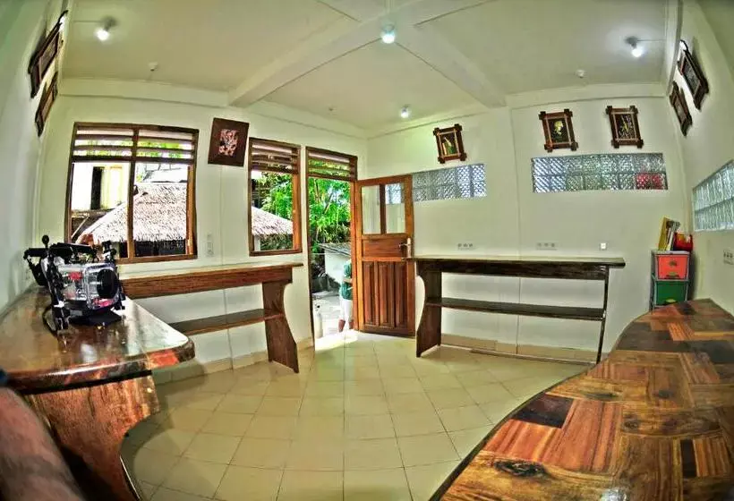 Hotelli Bunaken Divers Sea Breeze Resort