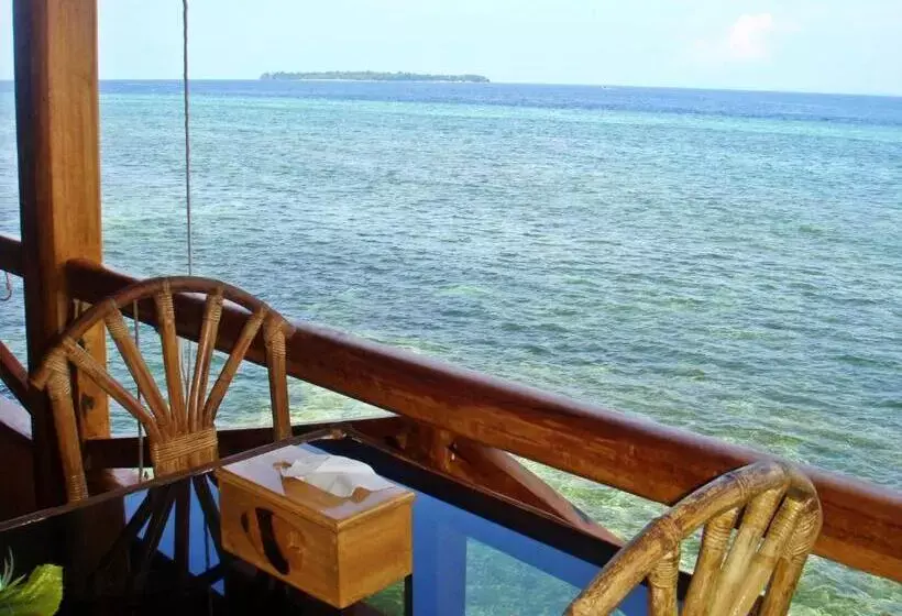 Hotelli Bunaken Divers Sea Breeze Resort