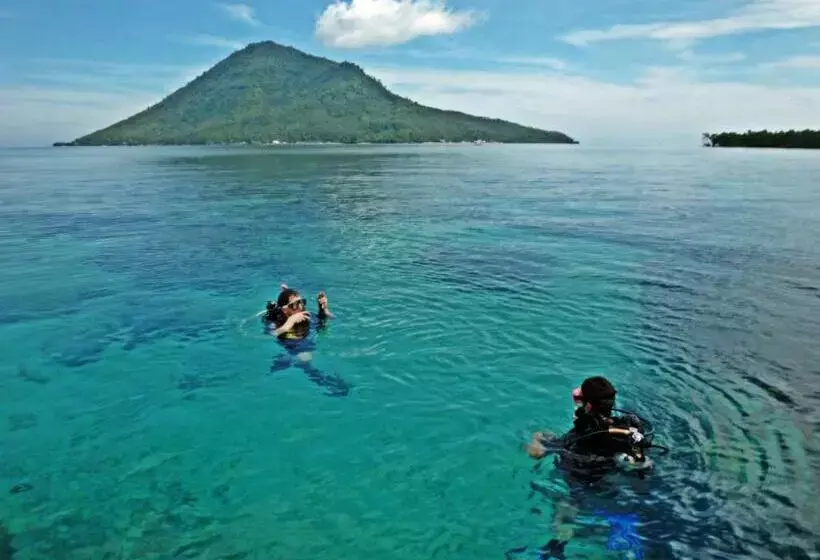 Hotelli Bunaken Divers Sea Breeze Resort