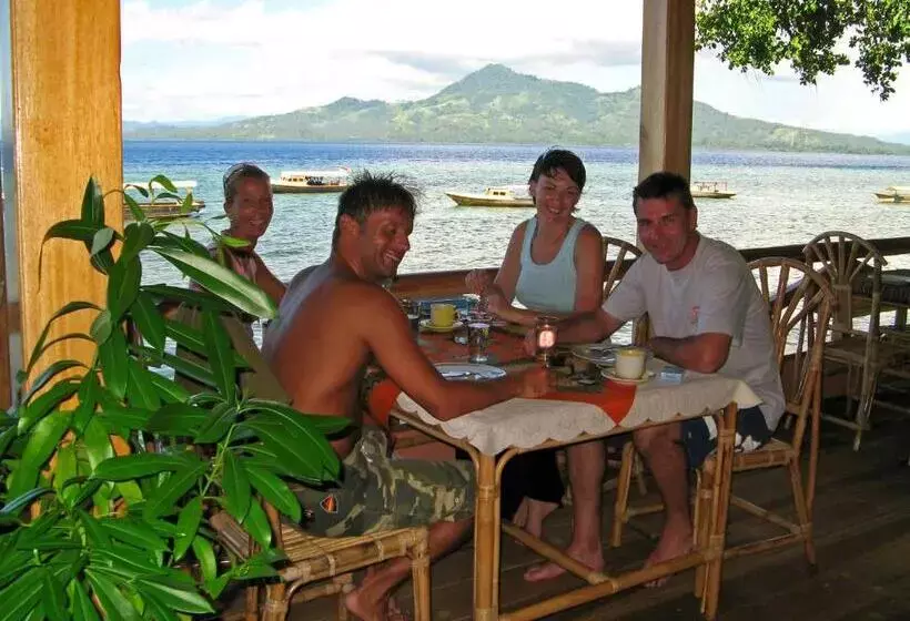 Hotelli Bunaken Divers Sea Breeze Resort