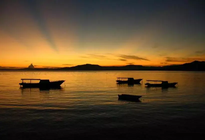 Hotelli Bunaken Divers Sea Breeze Resort