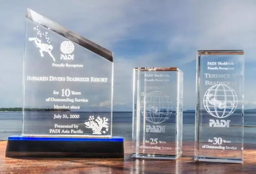 Hotelli Bunaken Divers Sea Breeze Resort