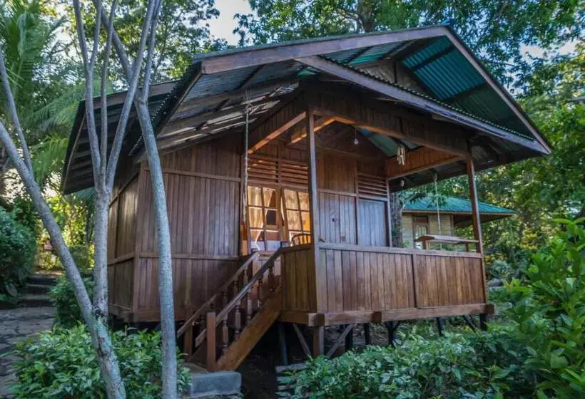 Hotelli Bunaken Divers Sea Breeze Resort