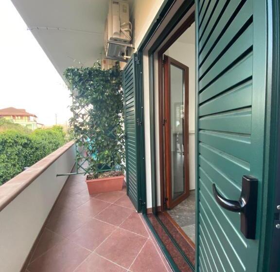 تختخواب و صبحانه Villa La Quiete   Adults Only