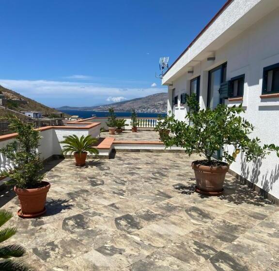 تختخواب و صبحانه Villa La Quiete   Adults Only