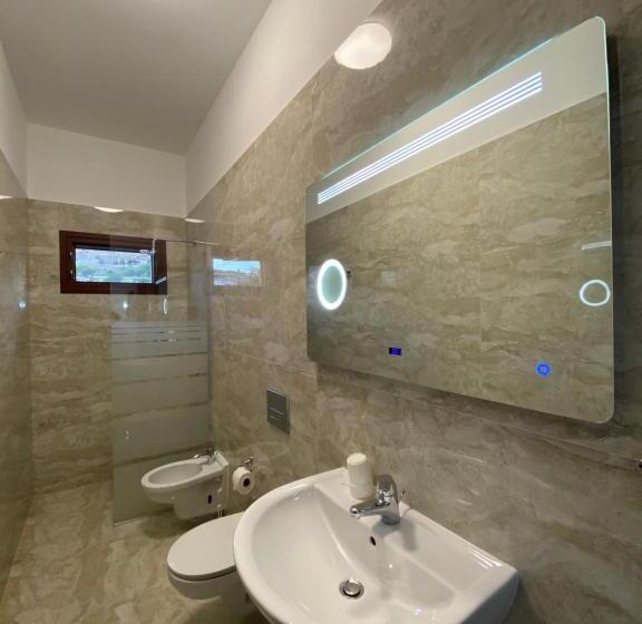 تختخواب و صبحانه Villa La Quiete   Adults Only