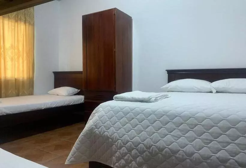 Hotelli Casa Del Peregrino Santo Thomas