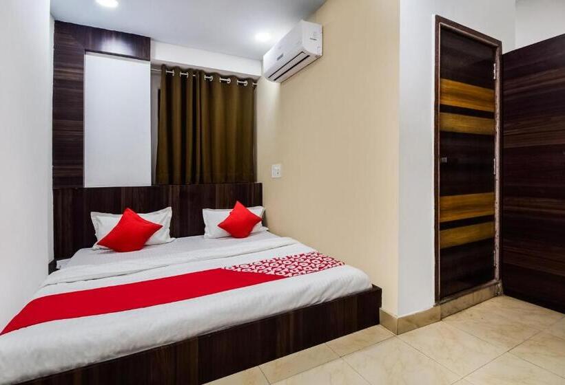 Fabhotel Tak International