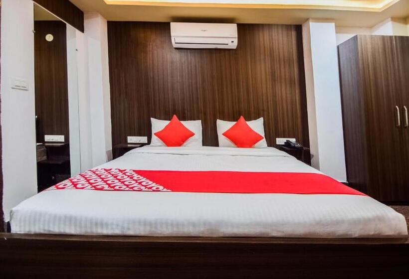 Fabhotel Tak International