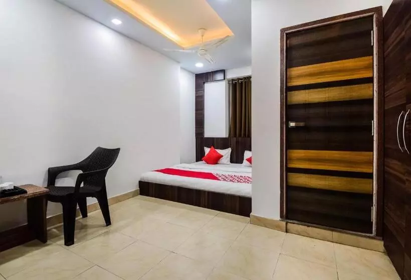 Fabhotel Tak International