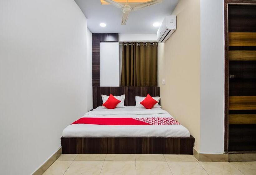 Fabhotel Tak International