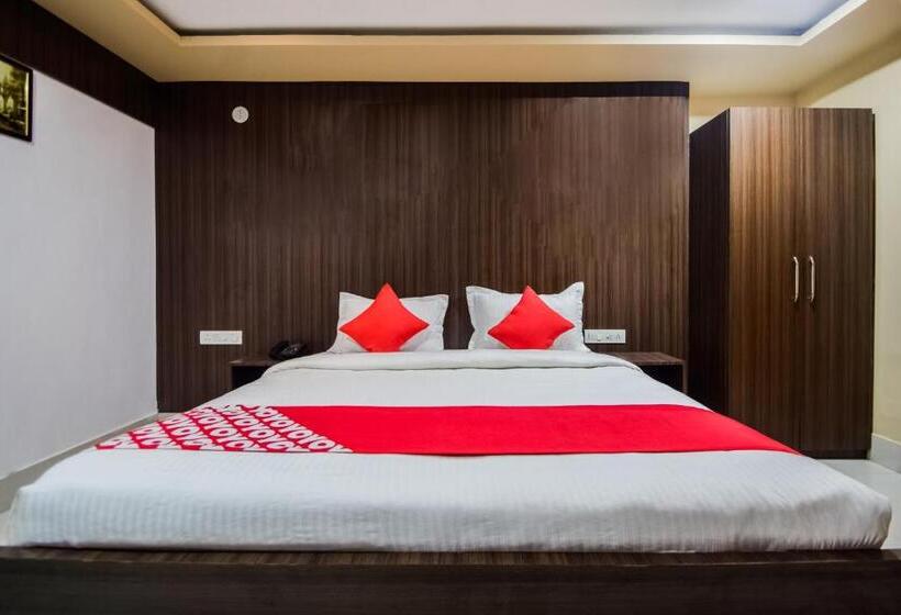 Fabhotel Tak International