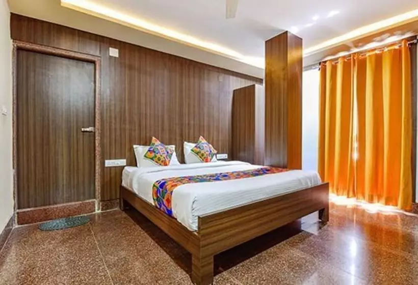 Fabhotel Tak International