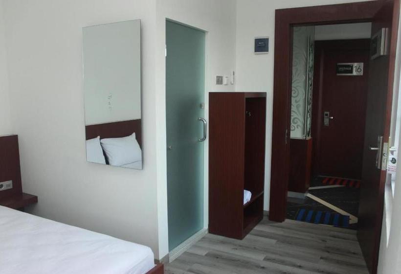 酒店 The Emerald Inn