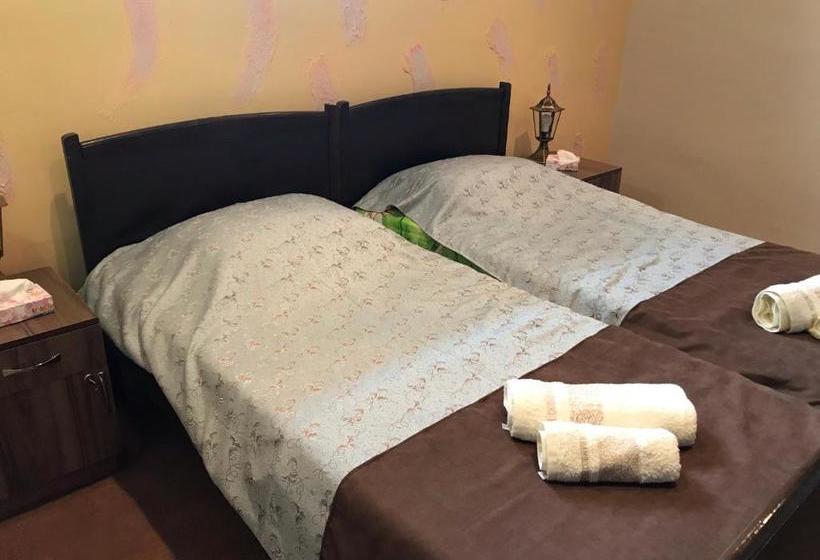 Schronisko Castle House