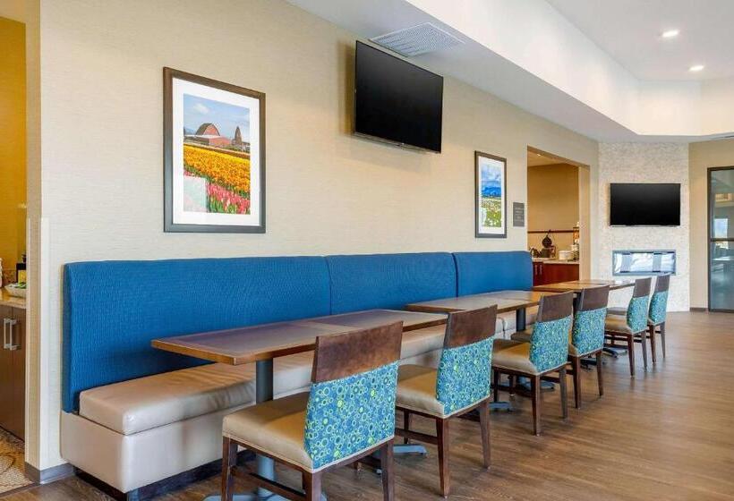 酒店 Comfort Suites Burlington Near I 5