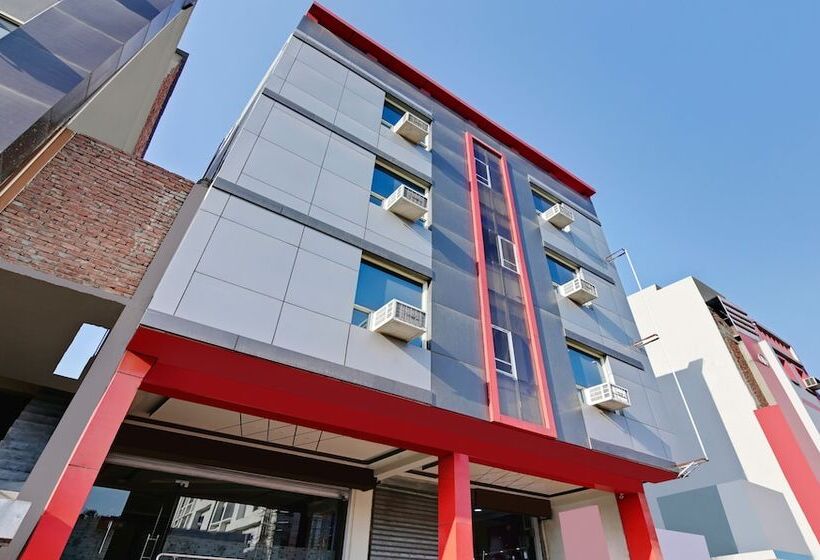 Hotelli Treebo Resto  Near Lucknow Railway Station