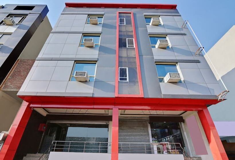 Hotelli Treebo Resto  Near Lucknow Railway Station