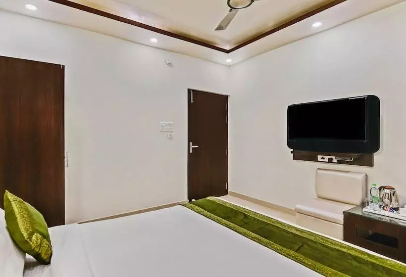 ホテル Treebo Resto  Near Lucknow Railway Station