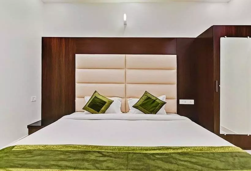 ホテル Treebo Resto  Near Lucknow Railway Station