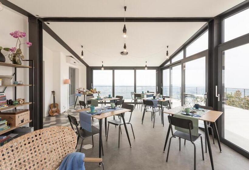 تختخواب و صبحانه Madre