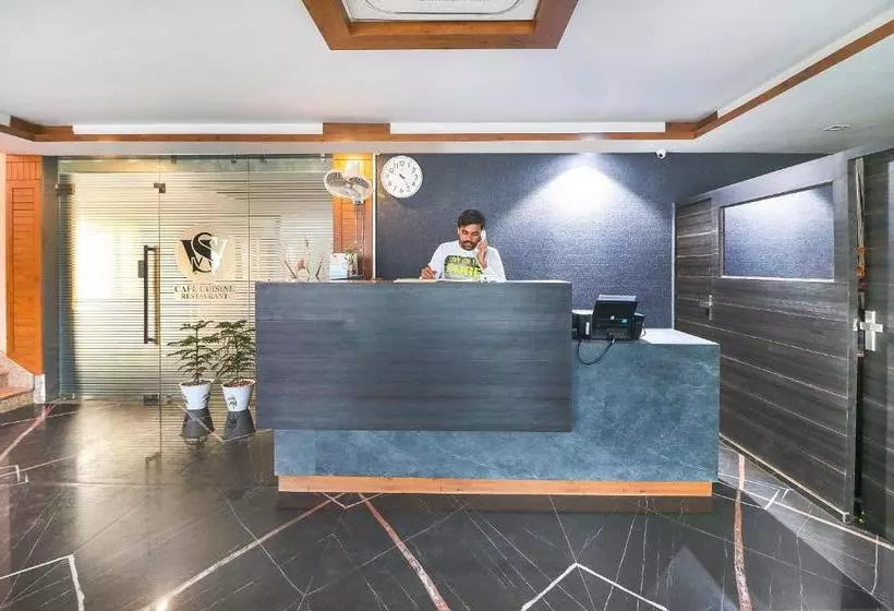Hotelli Oyo 22502 Gomti Resorts