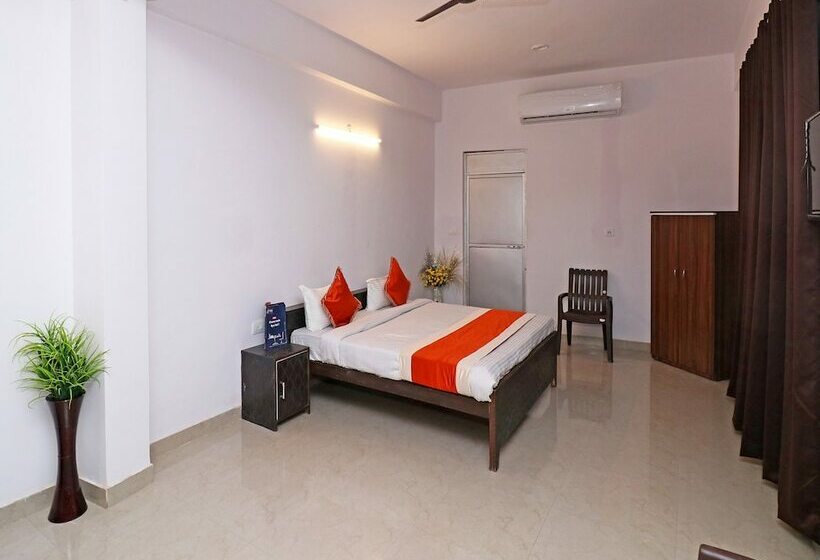ホテル Oyo 23165 Raghav Resort