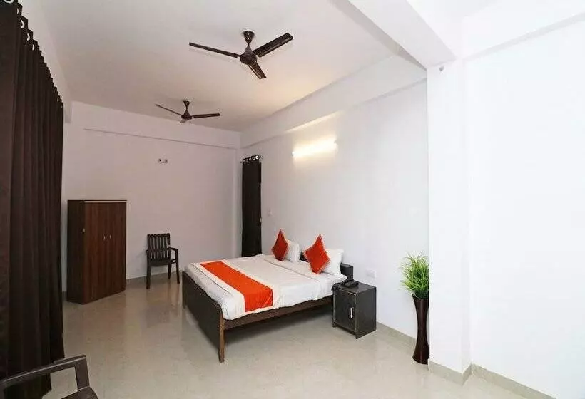ホテル Oyo 23165 Raghav Resort