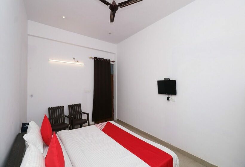 ホテル Oyo 23165 Raghav Resort