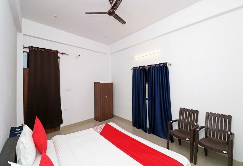 ホテル Oyo 23165 Raghav Resort