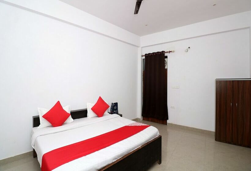 ホテル Oyo 23165 Raghav Resort